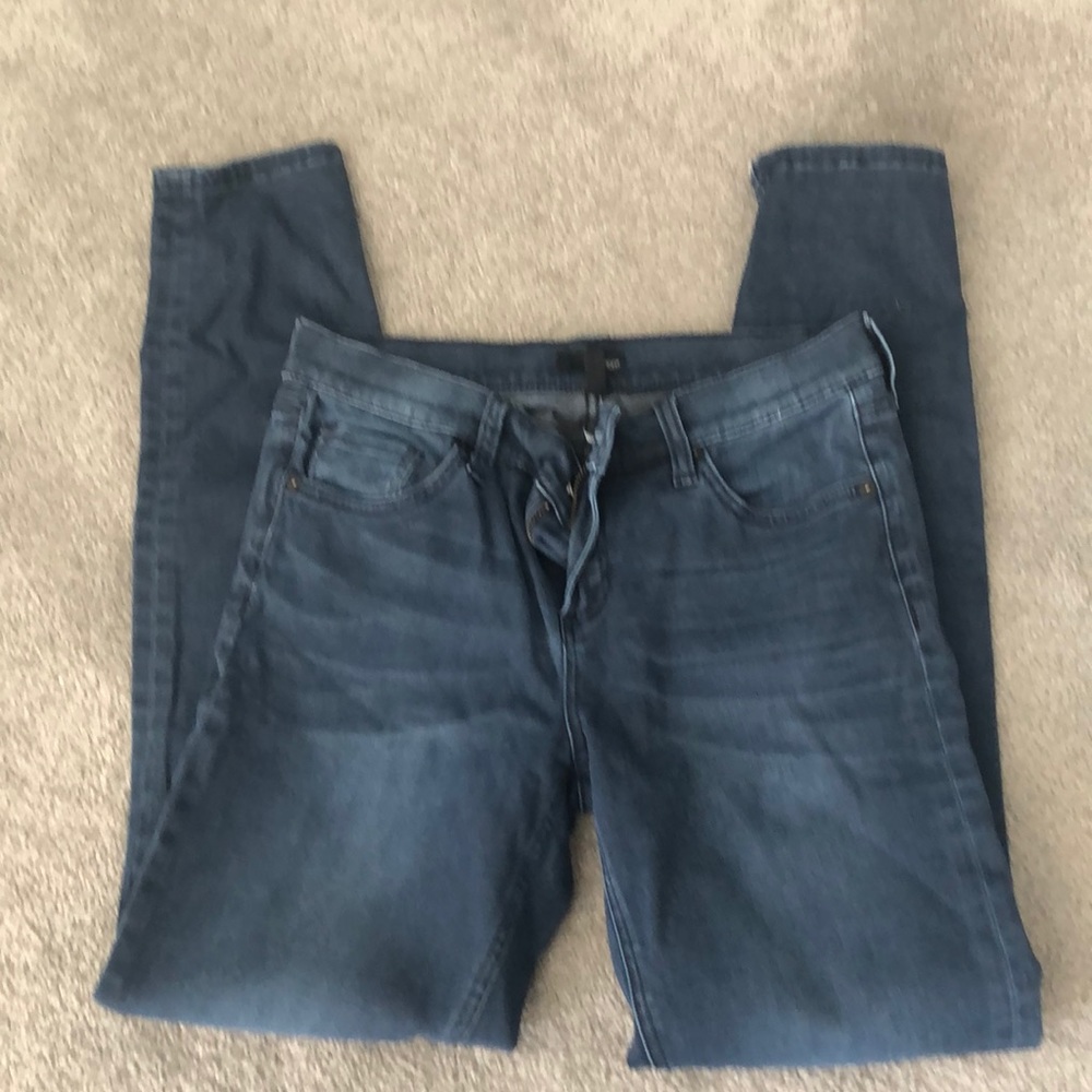 Dark blue edyson stretch jeans.